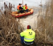 Ölschaden im Gewässer wird beseitigt